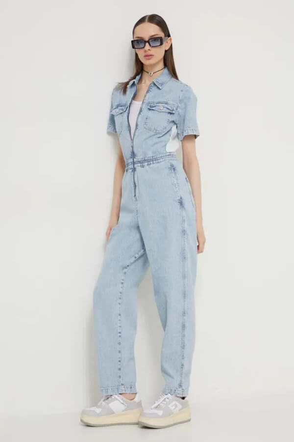 salopeta din blug Tommy Jeans cu guler salopeta din blug Tommy Jeans cu guler